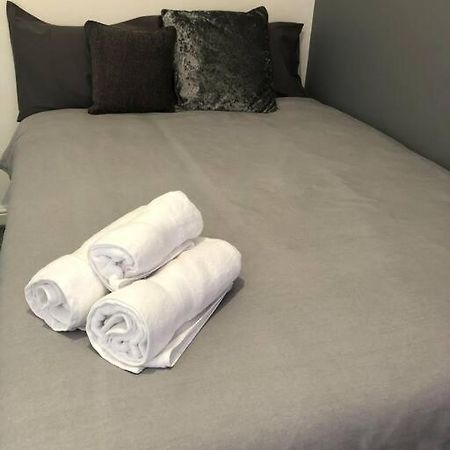 Simple And Sweet, Flat On Lewis Street - 1 Br Apartamento Stoke-on-Trent Exterior foto